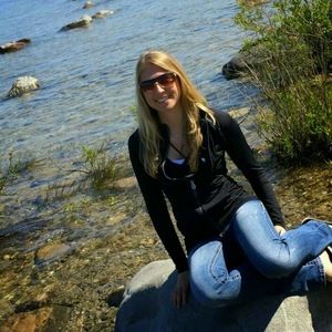 Meet your Posher, Danielle